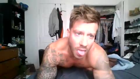 lacrioxcum18 online show from November 1, 2025, 5:04 pm