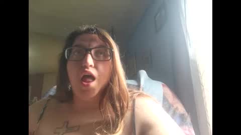 Snapshot of laddybuggie27 chatting on February 6, 2025, 6:02 pm Laddybuggie27 online show from February 6, 2025, 6:02 pm