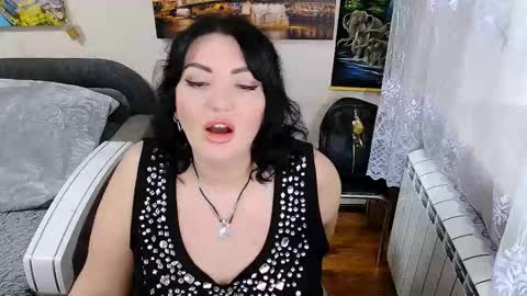 lady_boom_ online show from November 21, 2025, 8:13 am