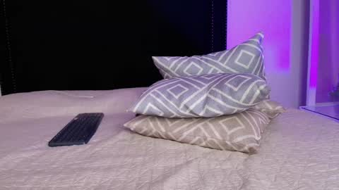 Karla - Instagram   lady karla1 online show from April 15, 2026, 7:58 pm