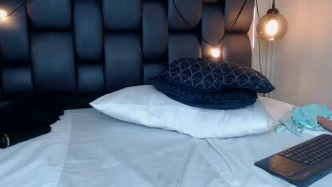 LADY  online show from January 29, 2025, 8:08 am