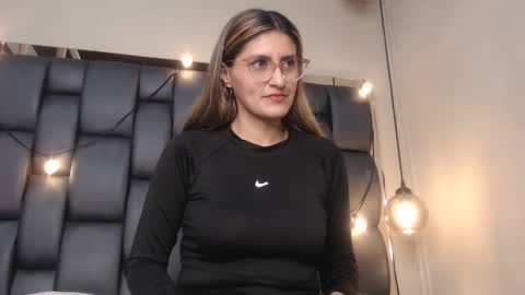 LADY  online show from March 2, 2025, 2:51 am