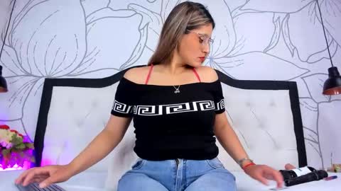 LADY  online show from March 27, 2026, 2:17 am