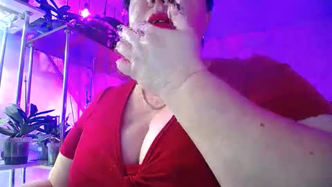 Lady Gloria online show from December 19, 2025, 5:47 am