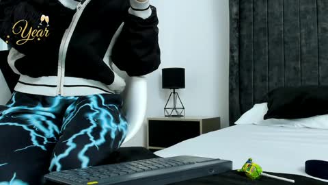 Snapshot of lady_godss chatting on December 30, 2024, 5:15 am Lady godss online show from December 30, 2024, 5:15 am