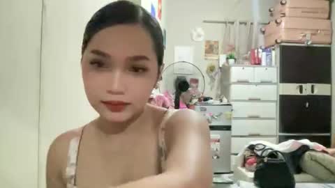 yuki hermosa online show from September 30, 2025, 9:58 am