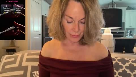 Ladybabs online show from April 3, 2026, 6:39 pm