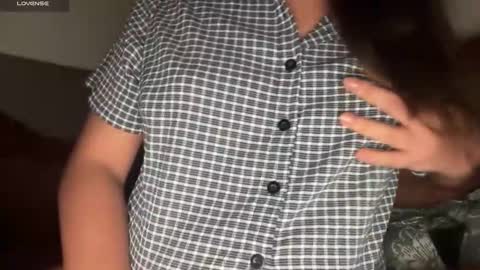 Aria online show from December 15, 2025, 4:50 am