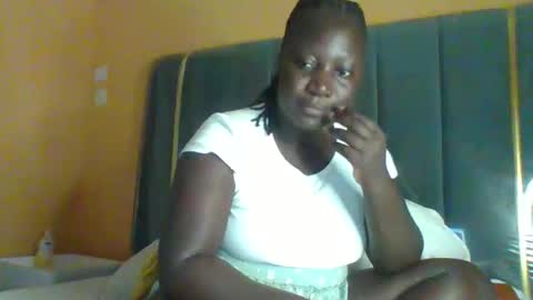 lindah32 online show from April 6, 2026, 3:46 pm