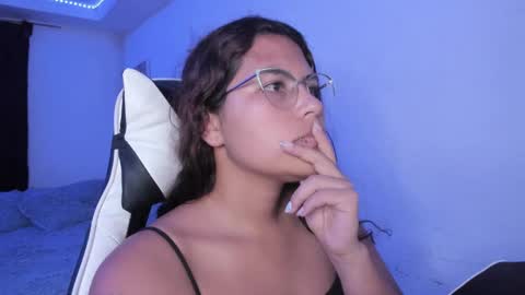  Lady  online show from September 10, 2025, 2:33 am