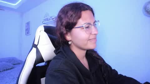  Lady  online show from October 1, 2025, 2:39 am