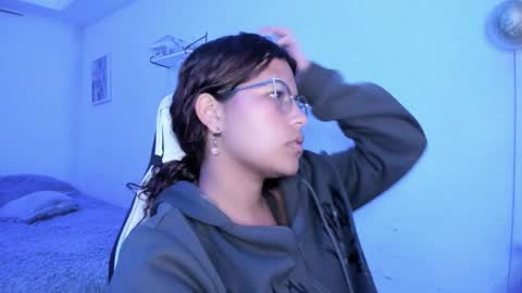  Lady  online show from December 20, 2025, 2:40 am