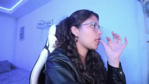  Lady  online show from February 8, 2026, 1:09 am