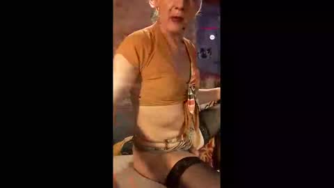 Snapshot of ladycrosssuza chatting on March 2, 2025, 7:34 pm Ladycrosssuza online show from March 2, 2025, 7:34 pm