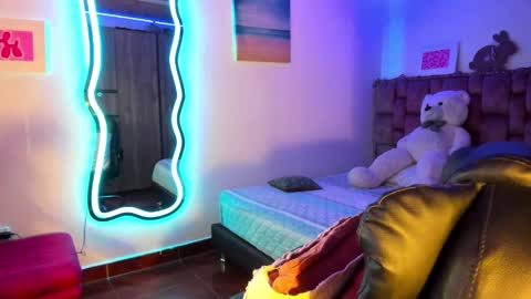 leidy daniela online show from February 3, 2025, 7:07 am