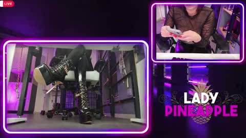 ladypineapple01 online show from November 17, 2025, 8:14 pm