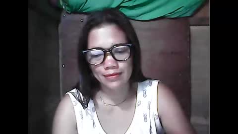 Snapshot of ladysweet4u69 chatting on March 28, 2026, 6:18 pm ladysweet4u69 online show from March 28, 2026, 6:18 pm
