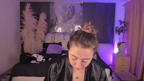 Lady  online show from April 20, 2026, 4:26 am