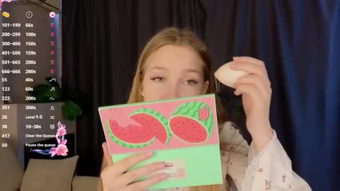 Lilia online show from November 30, 2025, 6:17 am