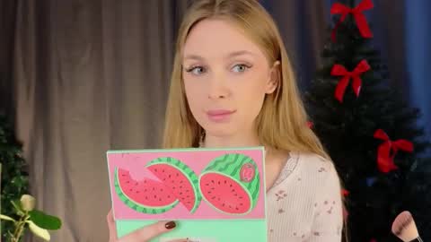 Lilia online show from December 4, 2025, 6:23 am