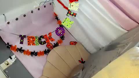 MANIKA online show from October 28, 2025, 2:20 pm