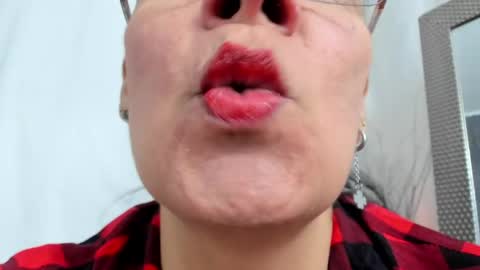 Lailacastillo online show from June 2, 2026, 11:45 am