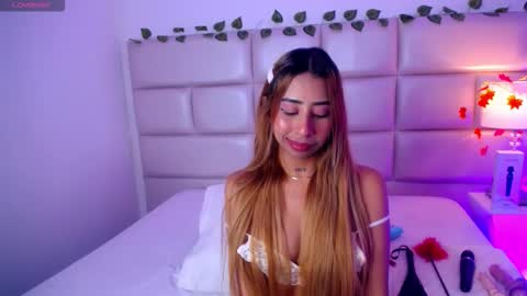 Laila Stilwills online show from November 7, 2025, 2:11 am