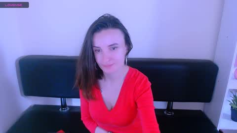 Snapshot of laimapinch_ chatting on December 12, 2024, 3:27 pm Laima online show from December 12, 2024, 3:27 pm