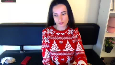 Snapshot of laimapinch_ chatting on December 24, 2024, 11:49 am Laima online show from December 24, 2024, 11:49 am