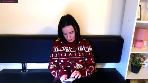 Snapshot of laimapinch_ chatting on December 27, 2024, 10:23 am Laima online show from December 27, 2024, 10:23 am