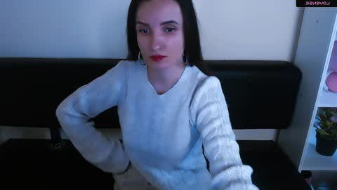 Snapshot of laimapinch_ chatting on January 3, 2025, 4:48 pm Laima online show from January 3, 2025, 4:48 pm