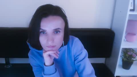 Snapshot of laimapinch_ chatting on January 5, 2025, 4:27 pm Laima online show from January 5, 2025, 4:27 pm