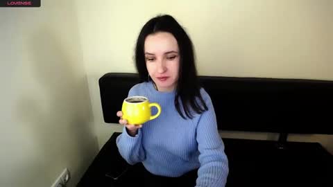 Snapshot of laimapinch_ chatting on October 12, 2025, 8:13 am Laima online show from October 12, 2025, 8:13 am