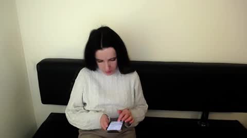 Snapshot of laimapinch_ chatting on October 13, 2025, 7:52 am Laima online show from October 13, 2025, 7:52 am