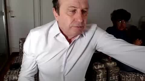 lajose52 online show from January 1, 2025, 9:49 am