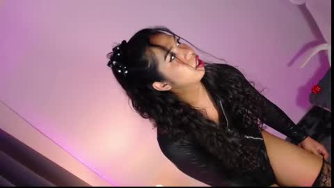 luna  online show from September 19, 2025, 9:22 am