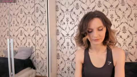 Julia online show from May 27, 2026, 7:49 am