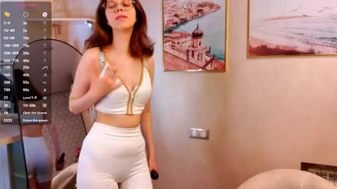Julia online show from June 6, 2026, 8:46 pm