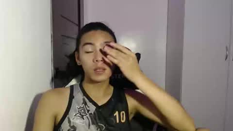 Snapshot of lalakinghugecock_2 chatting on October 17, 2025, 12:19 pm lalakinghugecock_2 online show from October 17, 2025, 12:19 pm