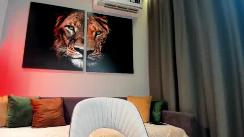 Ellina online show from November 19, 2025, 12:49 pm