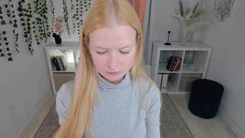 Snapshot of laly_peach chatting on November 30, 2025, 5:28 pm Laly online show from November 30, 2025, 5:28 pm