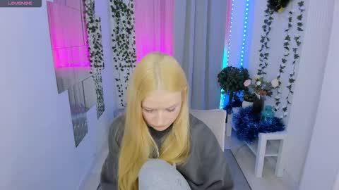 Snapshot of laly_peach chatting on January 7, 2026, 4:31 pm Laly online show from January 7, 2026, 4:31 pm