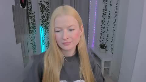 Snapshot of laly_peach chatting on February 6, 2026, 7:23 am Laly online show from February 6, 2026, 7:23 am