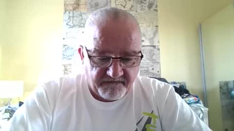 Snapshot of lamabama chatting on November 17, 2025, 2:01 pm lamabama online show from November 17, 2025, 2:01 pm