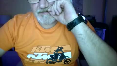 Snapshot of lamabama chatting on December 3, 2025, 9:46 pm lamabama online show from December 3, 2025, 9:46 pm