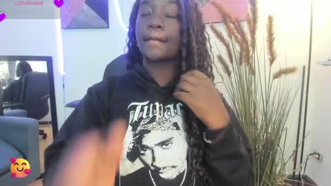 Snapshot of lana__beaux chatting on December 26, 2024, 7:05 pm    online show from December 26, 2024, 7:05 pm