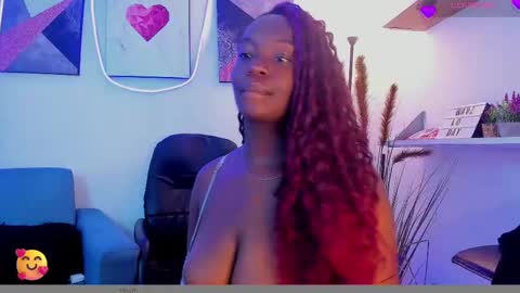 Snapshot of lana__beaux chatting on February 24, 2025, 7:09 pm    online show from February 24, 2025, 7:09 pm