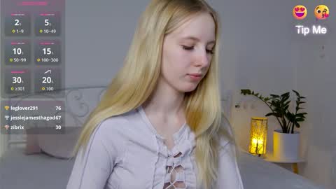 Liana online show from October 19, 2025, 8:09 pm