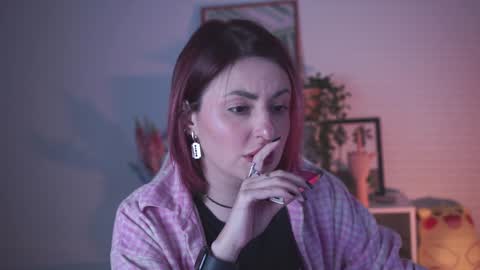 just call me Lana  and her security online show from December 21, 2024, 5:40 pm