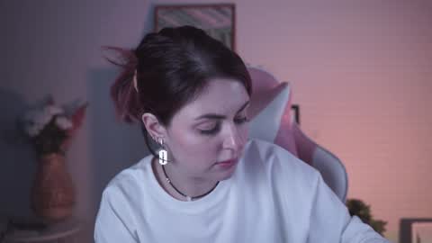 just call me Lana  and her security online show from December 27, 2024, 5:48 pm